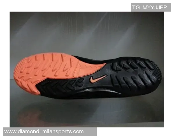 探索毒蜂足球鞋官网尽享专业运动装备的极致体验与品质保证